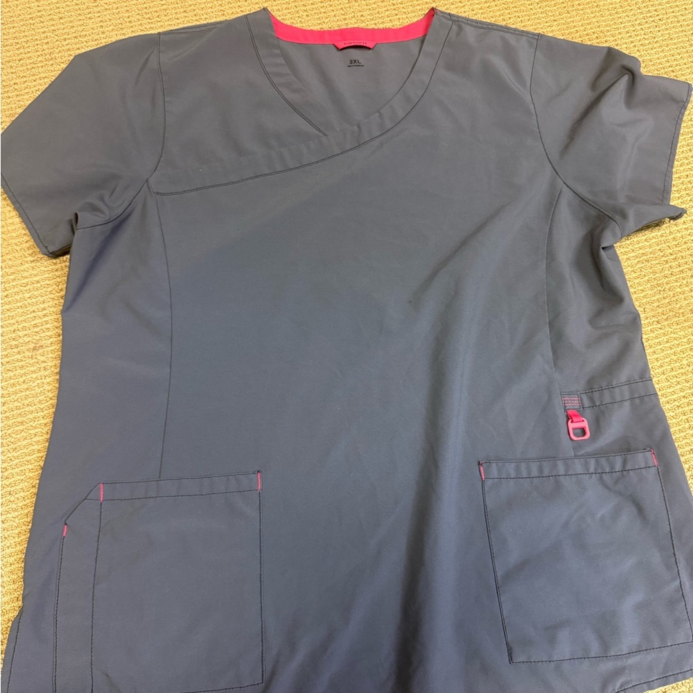 2XL Carhartt Gray Short Sleeve Scrub Top with Pink Trim